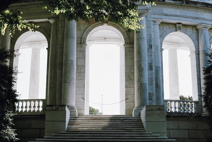 Arlington Cemetery & Changing of the Guard Semi-private 12ppl Max - Photo 1 of 8